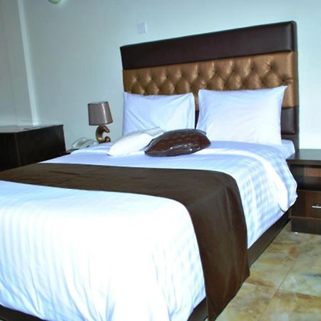Airport Plaza Hotel Giuba Esterno foto