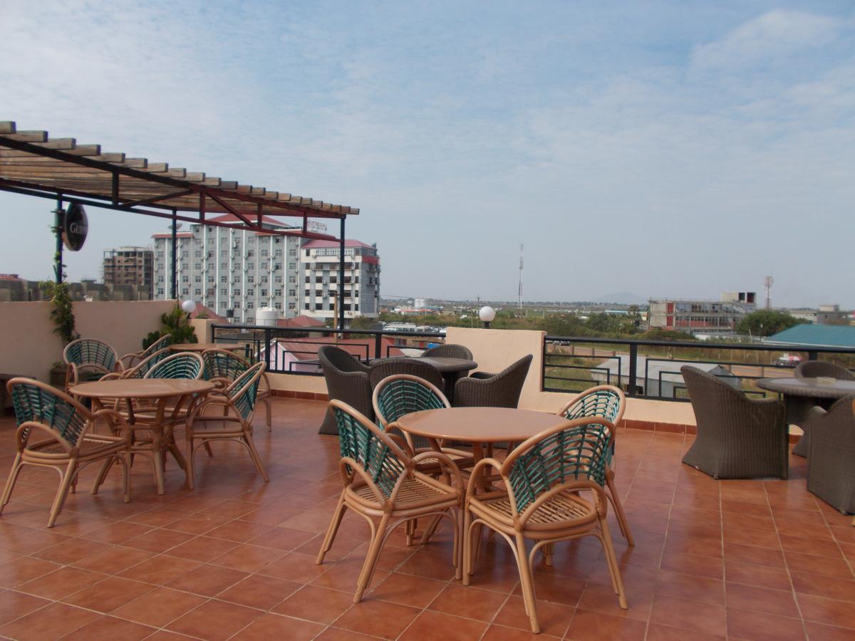 Airport Plaza Hotel Giuba Esterno foto